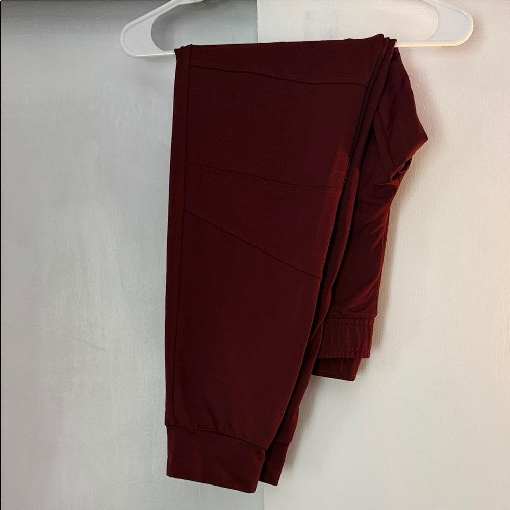 Fleo Deep Red Leggings